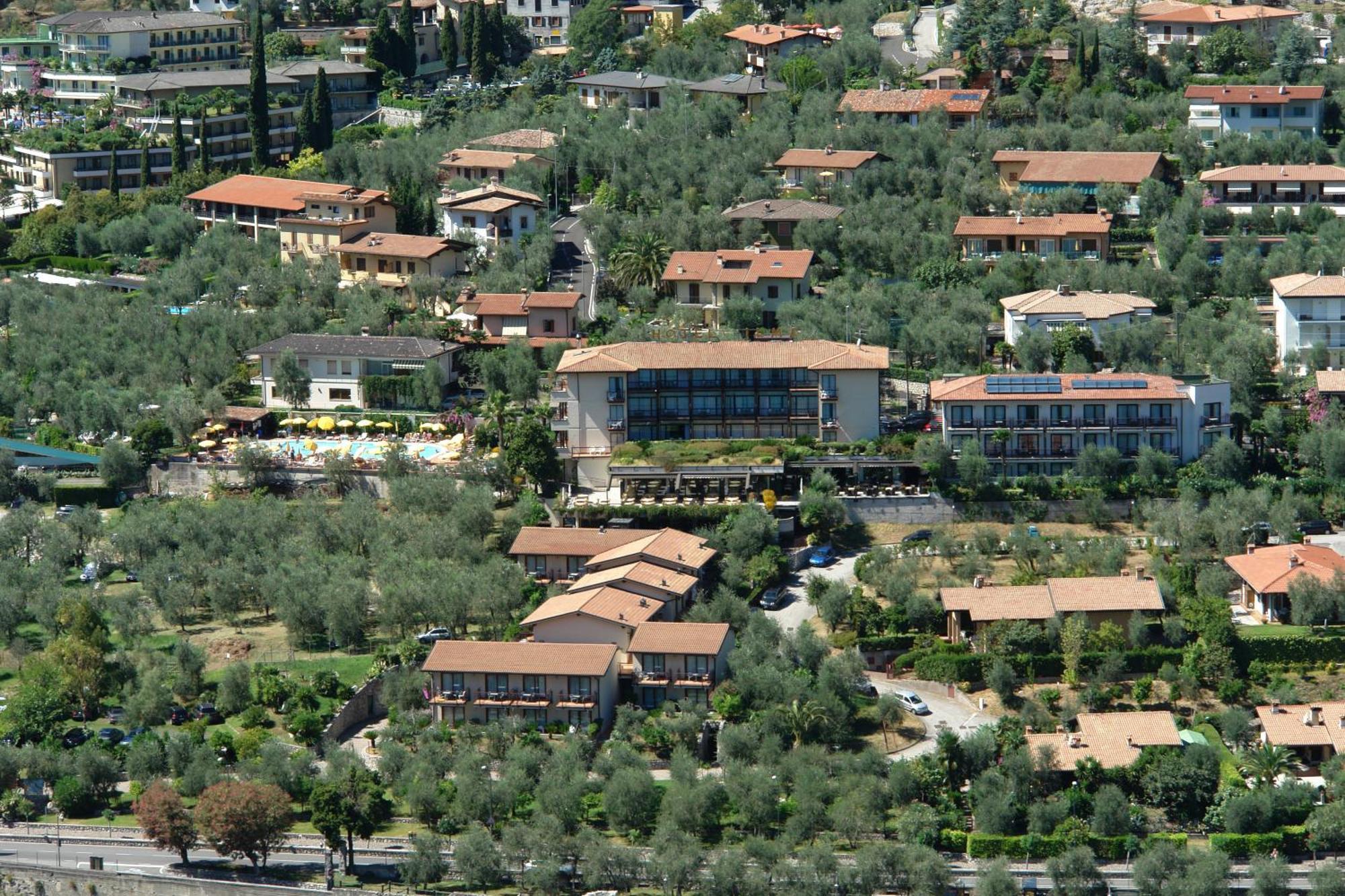 Hotel Ilma Limone sul Garda Esterno foto