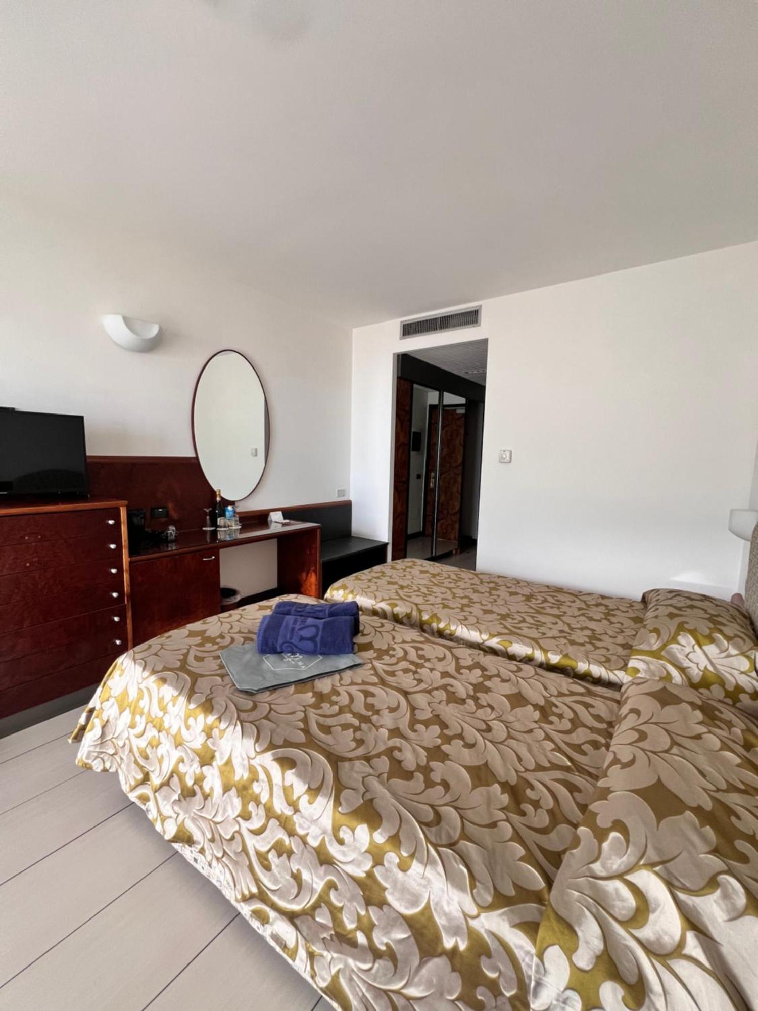 Hotel Ilma Limone sul Garda Esterno foto