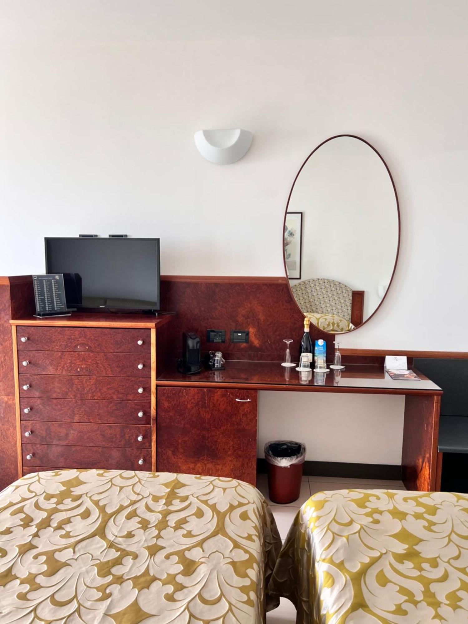Hotel Ilma Limone sul Garda Esterno foto