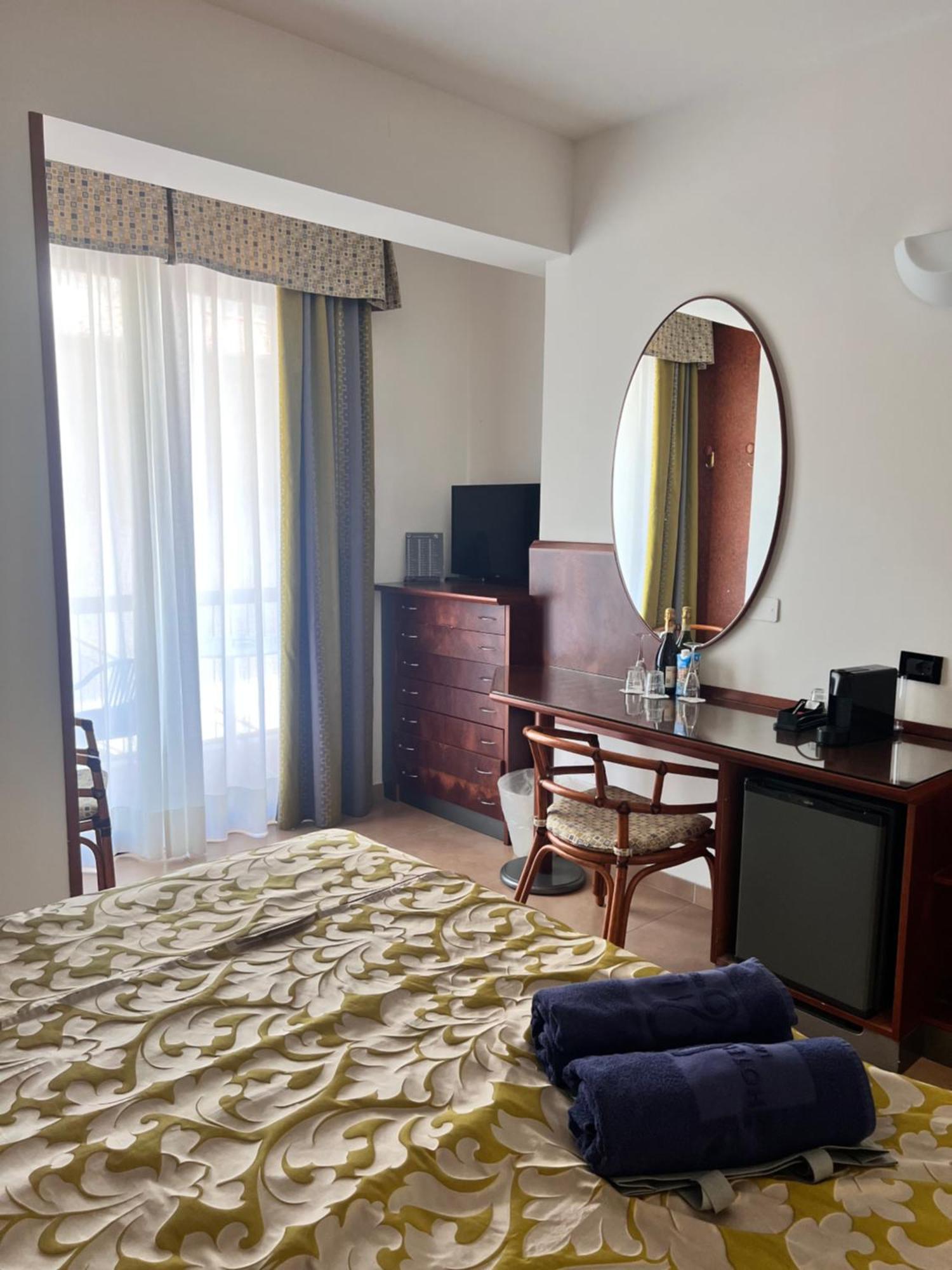 Hotel Ilma Limone sul Garda Esterno foto