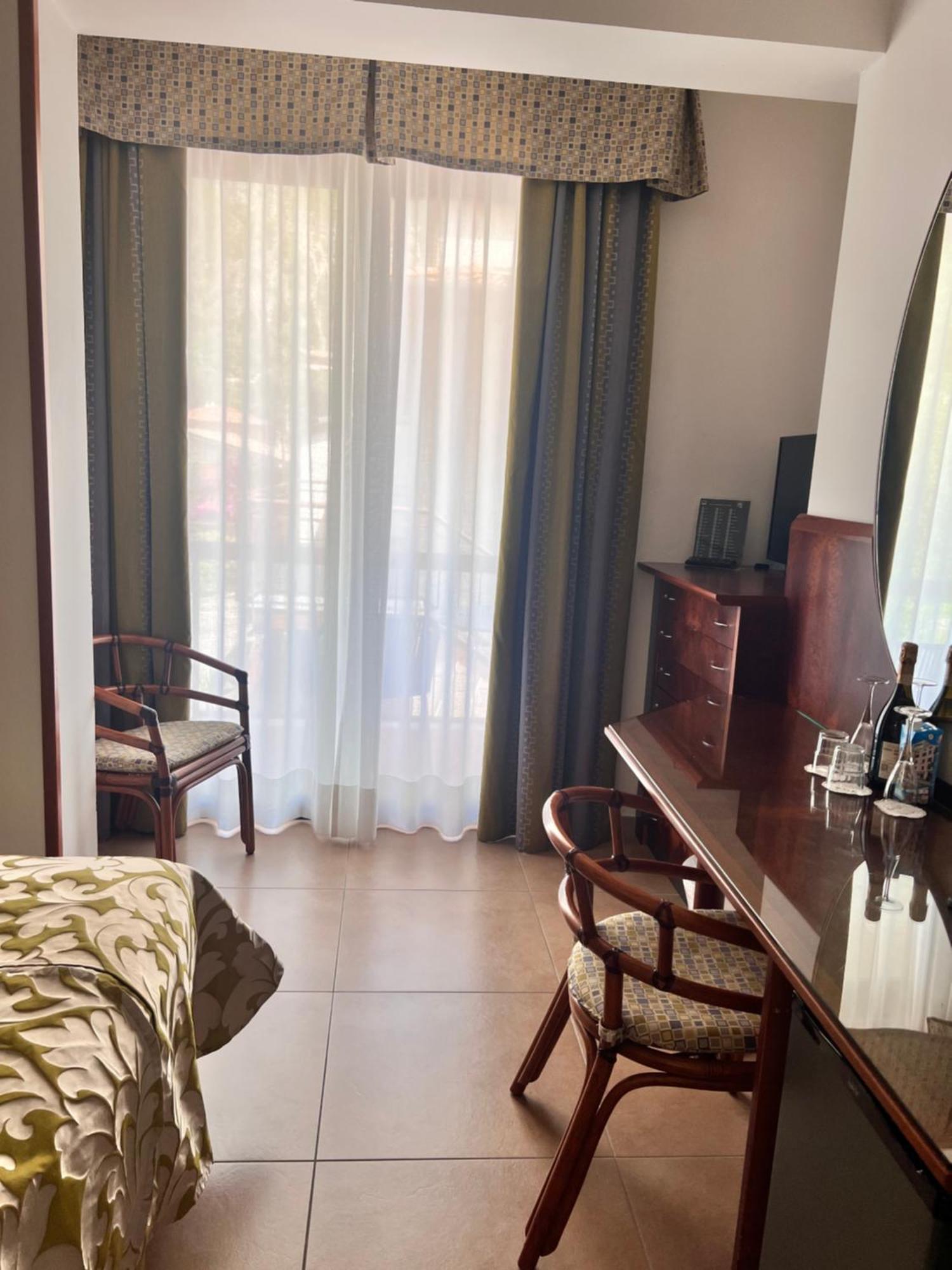 Hotel Ilma Limone sul Garda Esterno foto